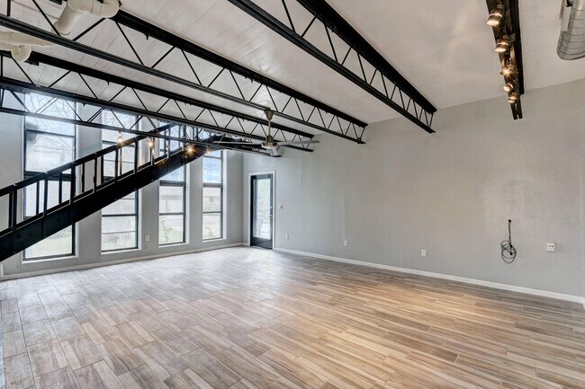 Building Photo - Modern 3-Bedroom Home with Spacious Deck Near Penn Square Mall!