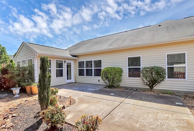 Building Photo - 7000 Dacian Ln