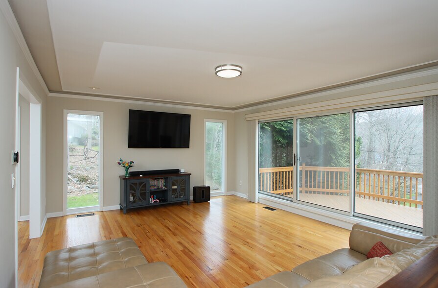 Building Photo - 78 Sturbridge Rd
