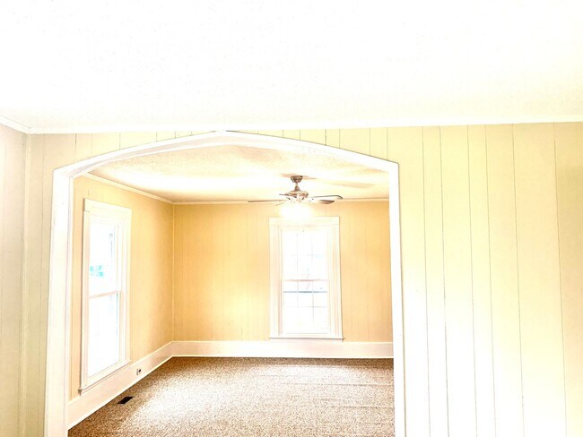 Building Photo - 1069 Flint Hill St