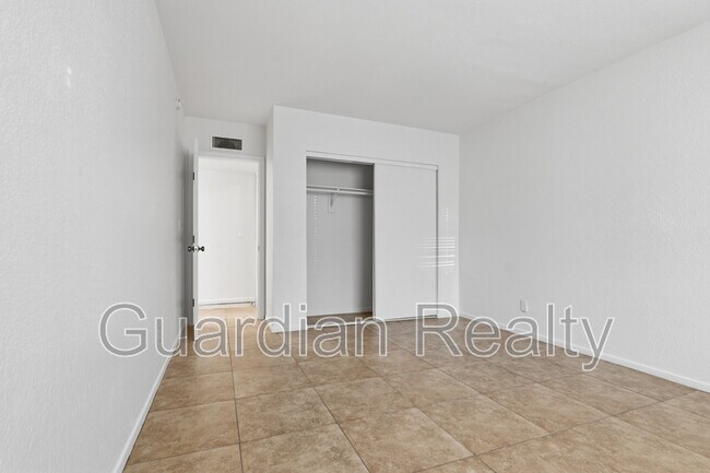 Building Photo - 801 N Major Ave