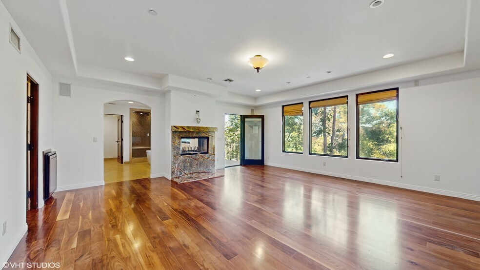 Building Photo - 3311 Deronda Dr