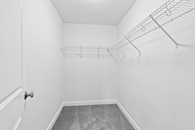 Building Photo - 145 Driftway