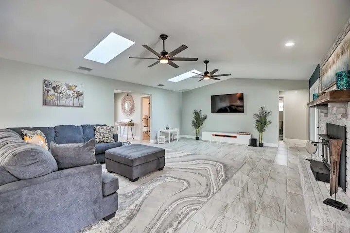 Building Photo - 2 Booth Blvd