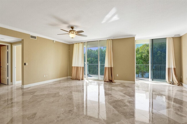 Building Photo - 101 S Ocean Dr