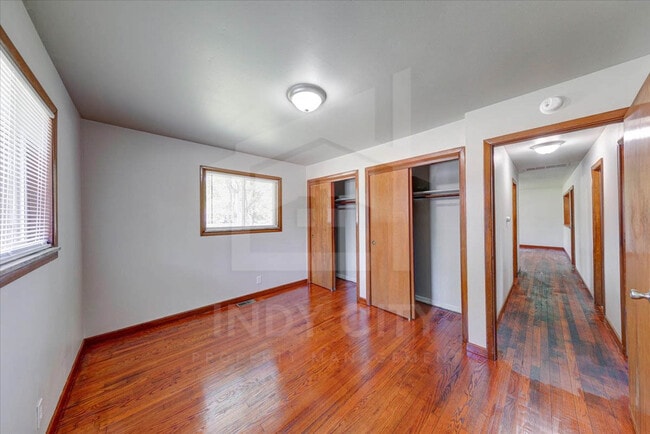 Building Photo - 2621 W 61st St