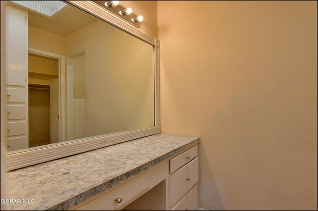 Building Photo - 424 Stonebluff Rd