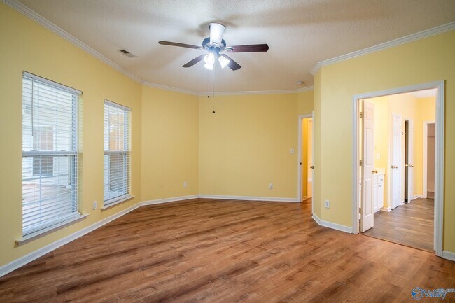 Building Photo - 216 Horseshoe Bend N