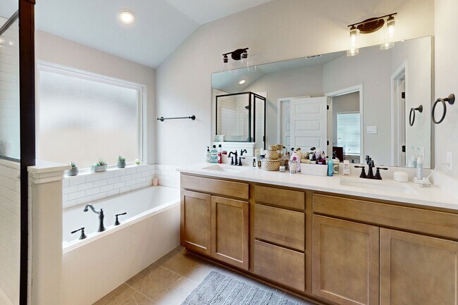 Building Photo - Spectacular Home in Southern Pointe!!