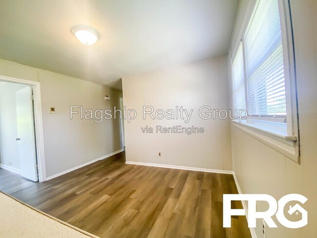 Building Photo - 231 Bunche Dr