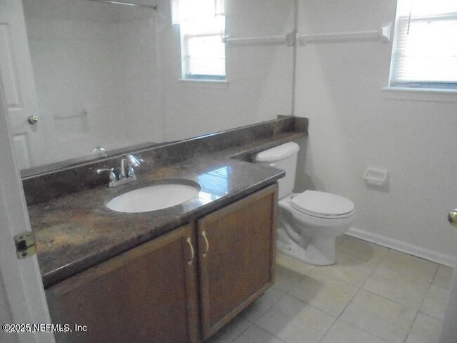 Building Photo - 12162 Millford Ln N