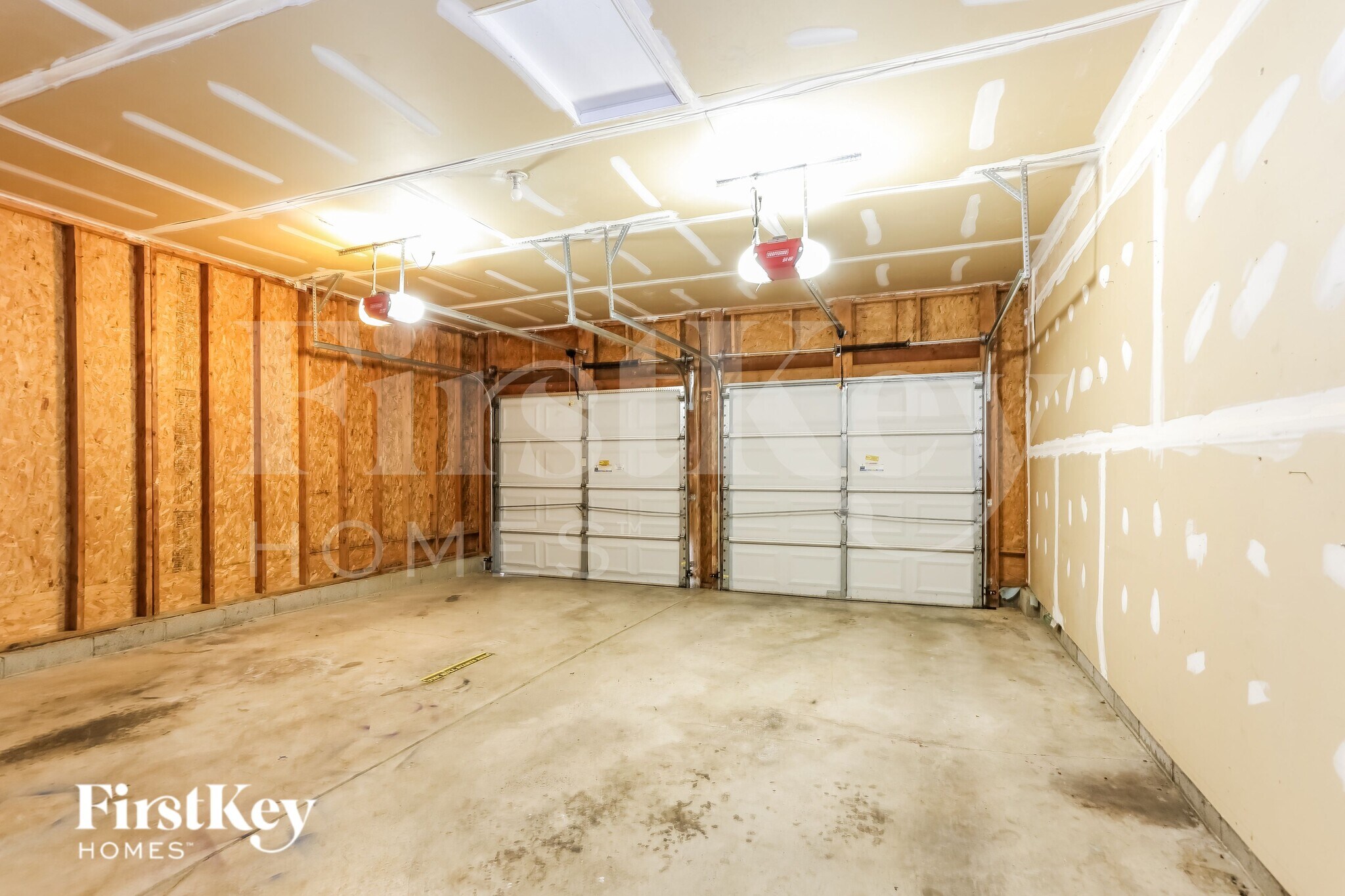 Building Photo - 81 Roxbury Dr