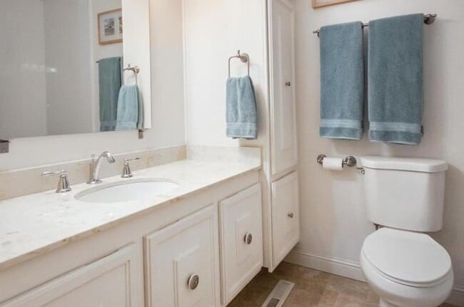 Building Photo - 5538 Cribari Cir