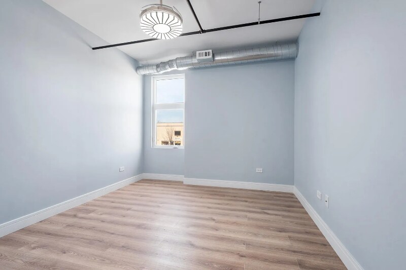 Building Photo - 9909 W Roosevelt Rd