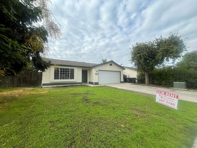 Building Photo - 2405 W Buena Vista Ave