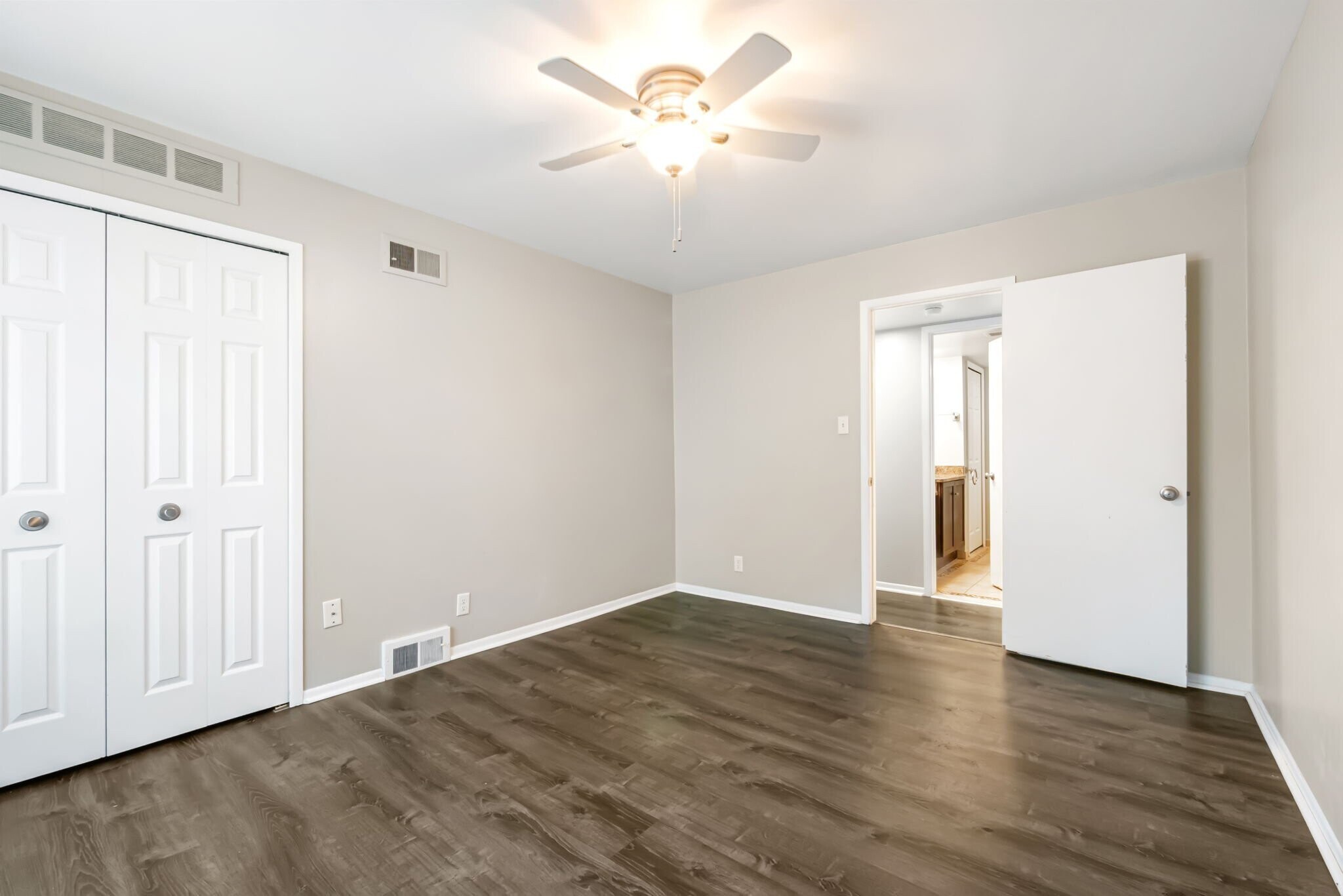 Building Photo - 8657 Kennedy Cir N