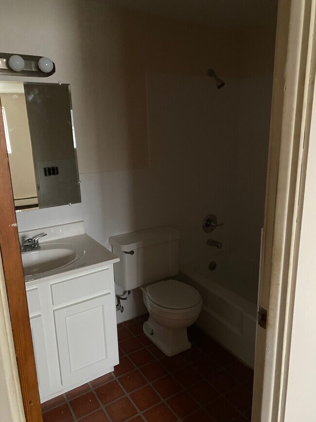 bathroom - 226 Vine Ave