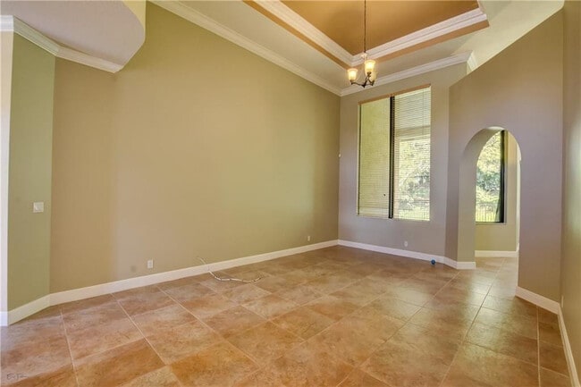 Building Photo - 10295 Trianon Pl