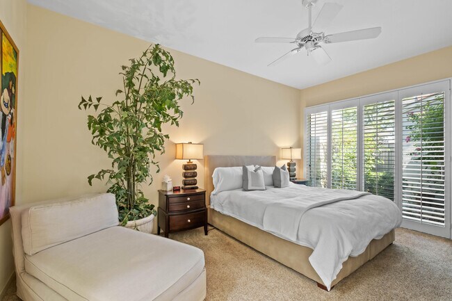 Building Photo - 461 Desert Holly Dr