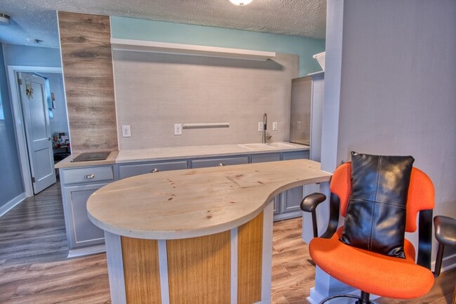 Building Photo - 408 S 11th St