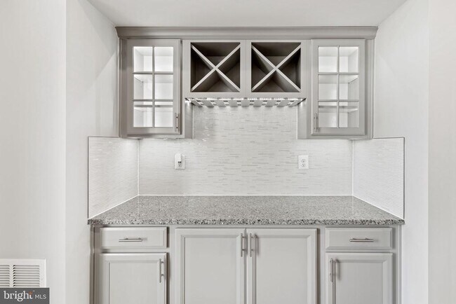 Building Photo - 7086 Executive Way