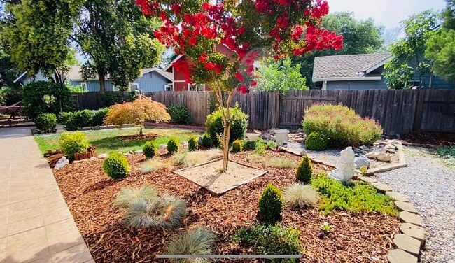 Building Photo - 287 Springcreek Dr