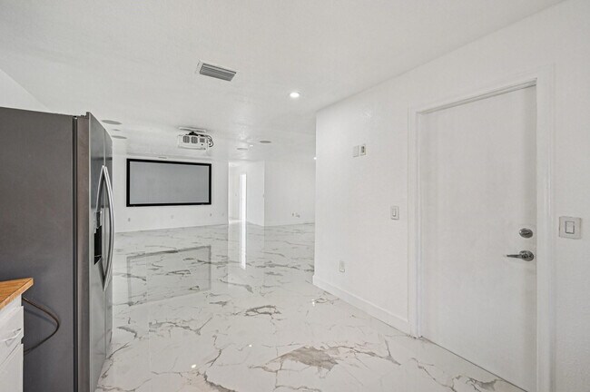 Building Photo - 4549 Baldric St