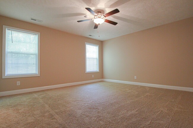 Building Photo - Pet Friendly Ranch!