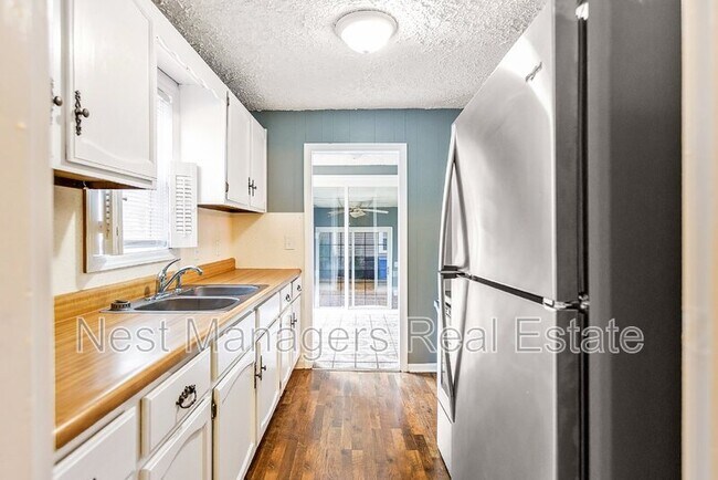 Building Photo - 808 Ethelored St