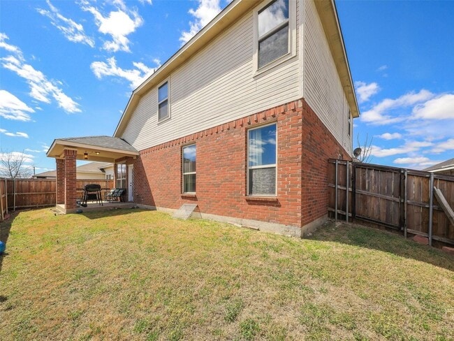 Building Photo - (1 Month Free with 16-Month Lease) Updated 3BR/2.5BA Home with Fireplace & Open Layout