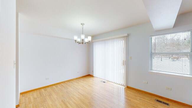 Building Photo - 468 Minnesota Cir