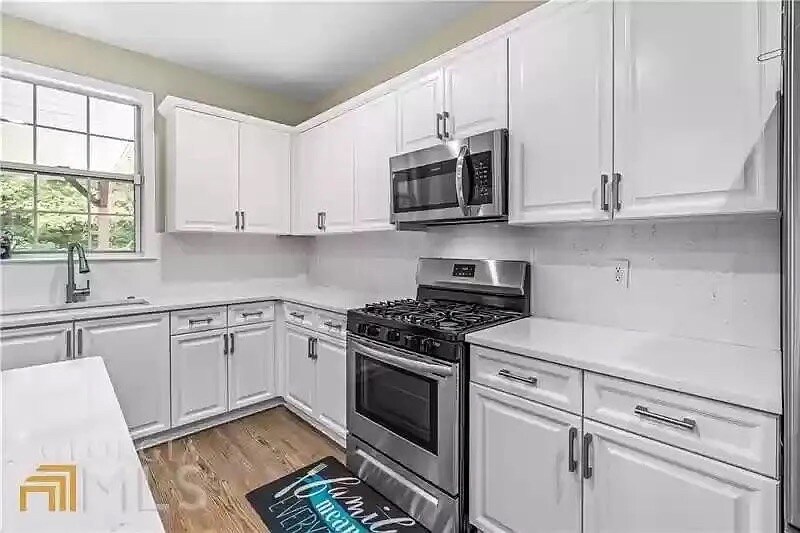 Building Photo - Room in House on Weller Tr NE