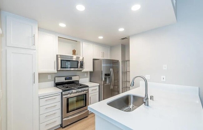 Building Photo - 28107 Caldaro