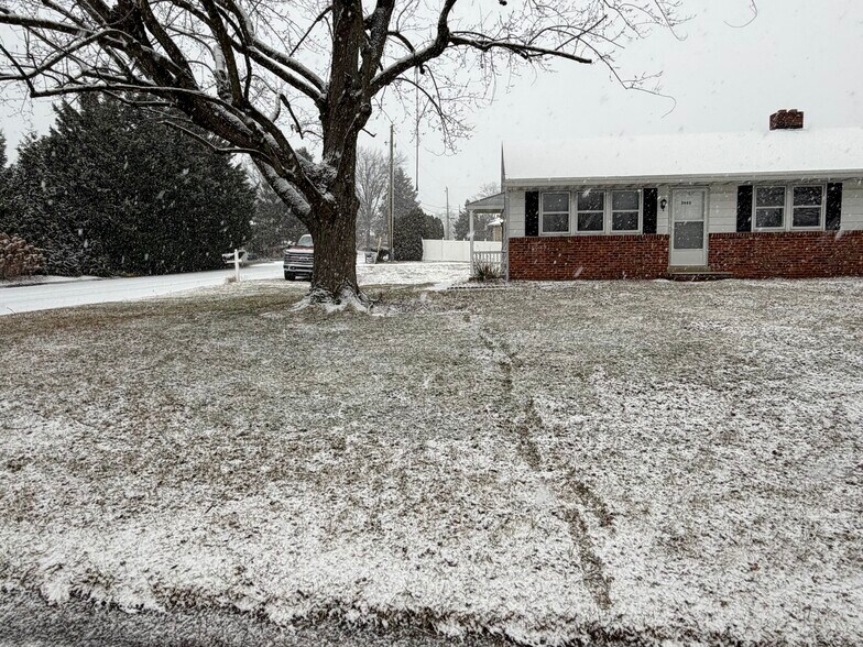 Building Photo - 3993 Sharoden Dr