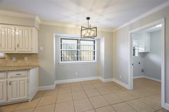 Building Photo - 1109 Edgewood Dr