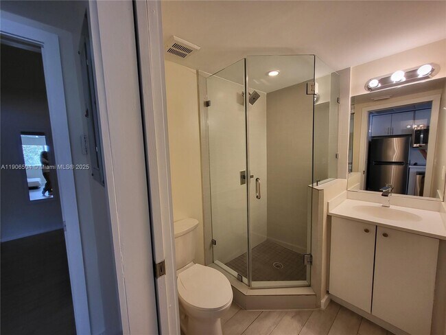 Building Photo - 1601 Meridian Ave