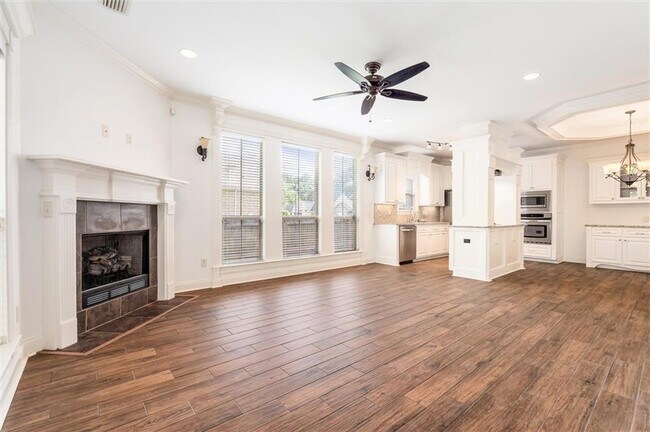 Building Photo - 1060 Linlen Ave