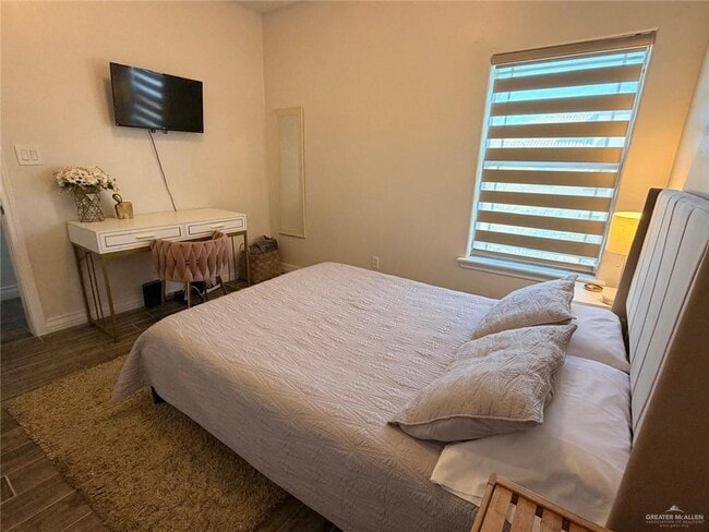 Building Photo - 5112 W Expy 83