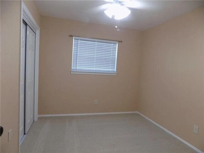 Building Photo - 8402 Leesburg Cir