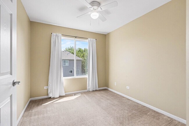 Building Photo - 24617 Patriot Square Dr S