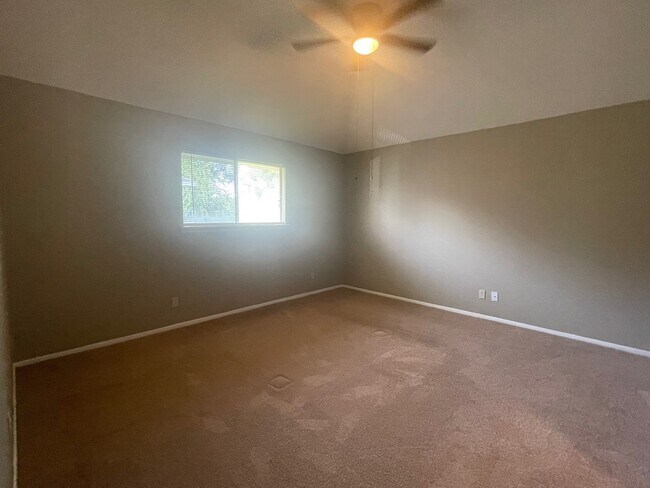 Building Photo - 2220 Millstone Dr