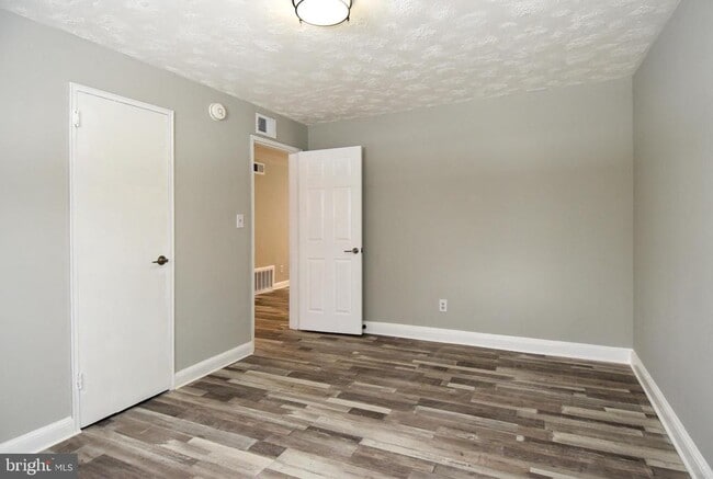 Building Photo - 8208 Bellefonte Ln