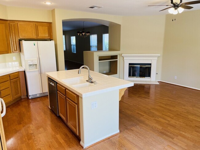Building Photo - 30962 Crystalaire Dr