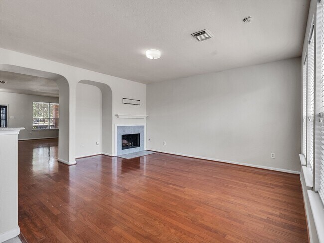 Building Photo - 29650 Legends Green Dr