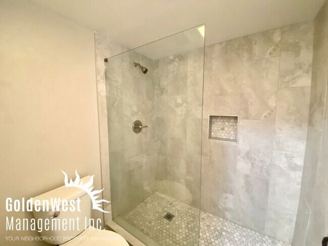 Building Photo - Stunning 2Bdm 2Ba Home in the Heart of Gle...