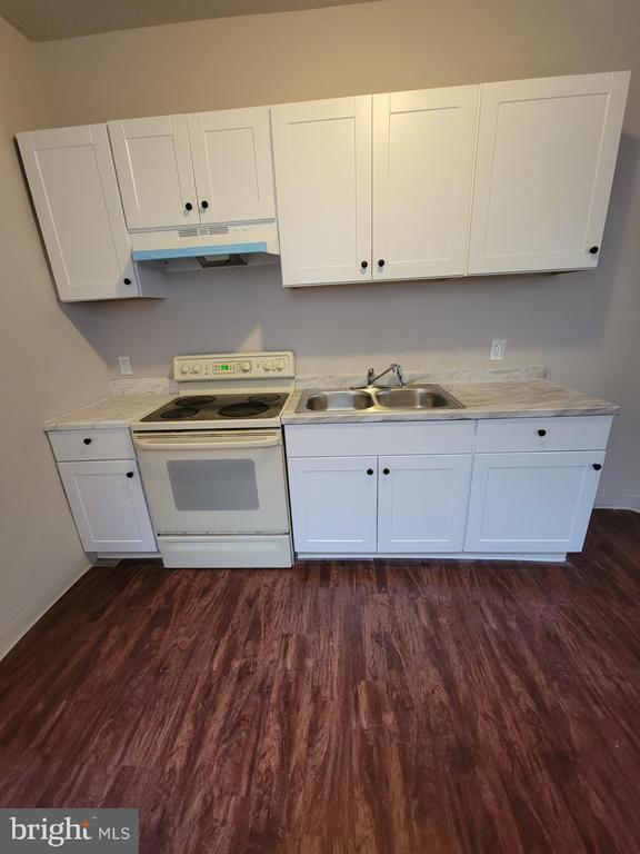 Building Photo - 251 S 51st St