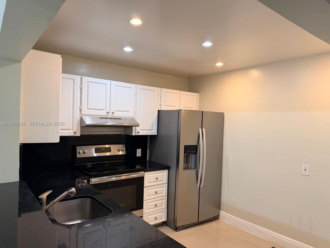 Building Photo - 11925 NE 2nd Ave