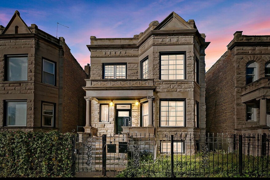 Building Photo - 4350 W Monroe St