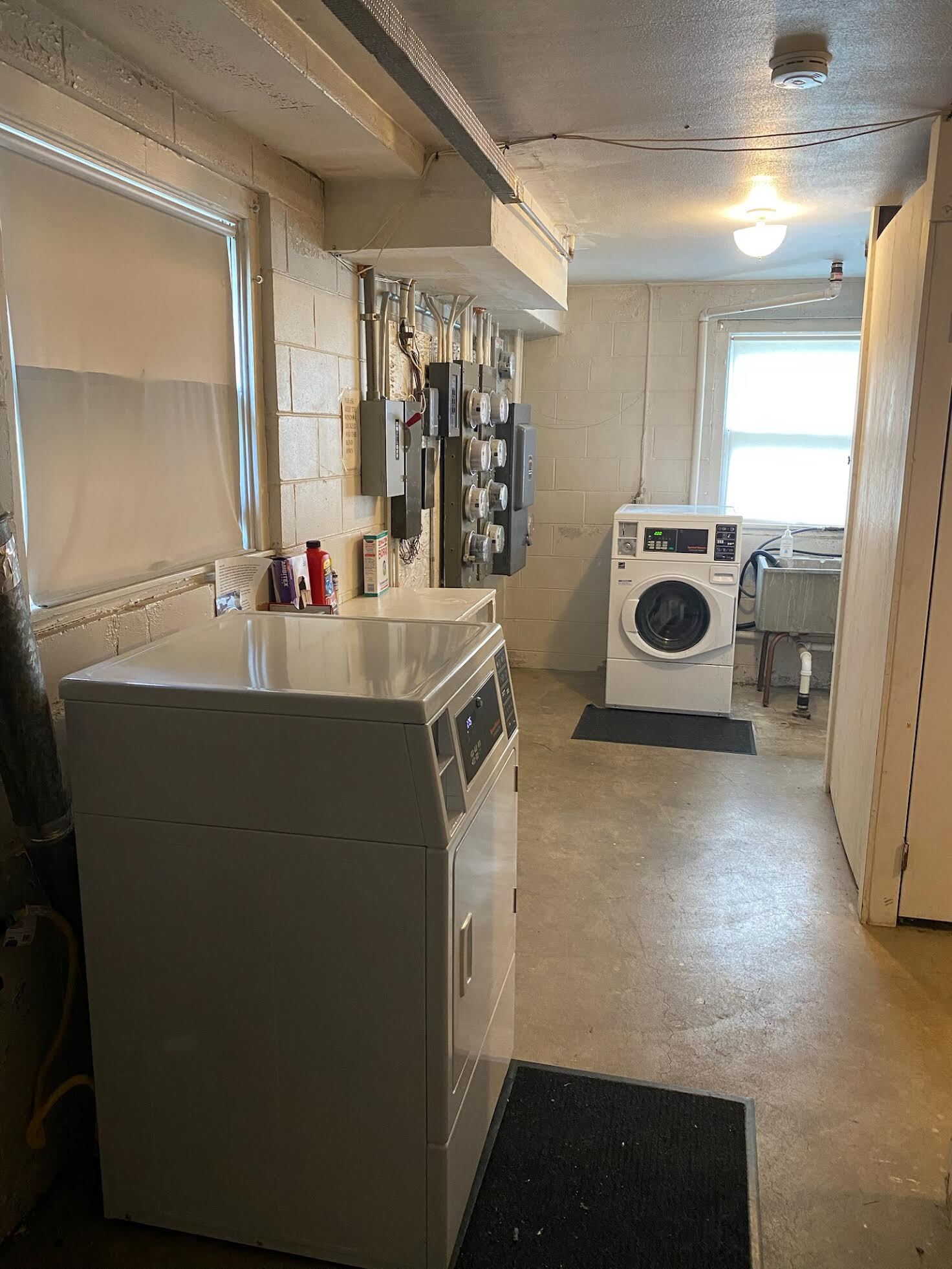 Laundry room - 1022 Arkwright St N