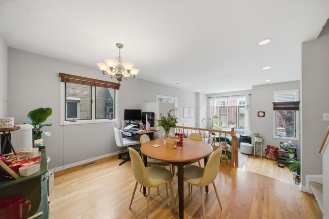 Building Photo - 1248 W Fletcher St